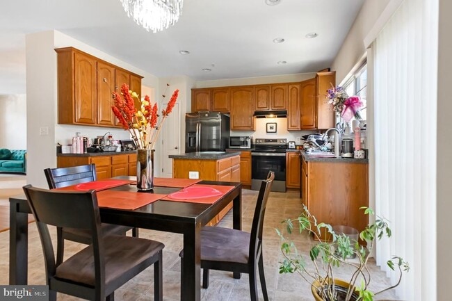 Building Photo - 7104 Britens Way