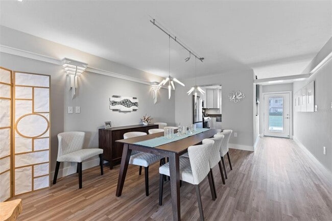 Building Photo - 3330 Gulf of Mexico Dr