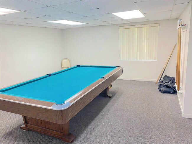 Building Photo - 3940 Inverrary Blvd