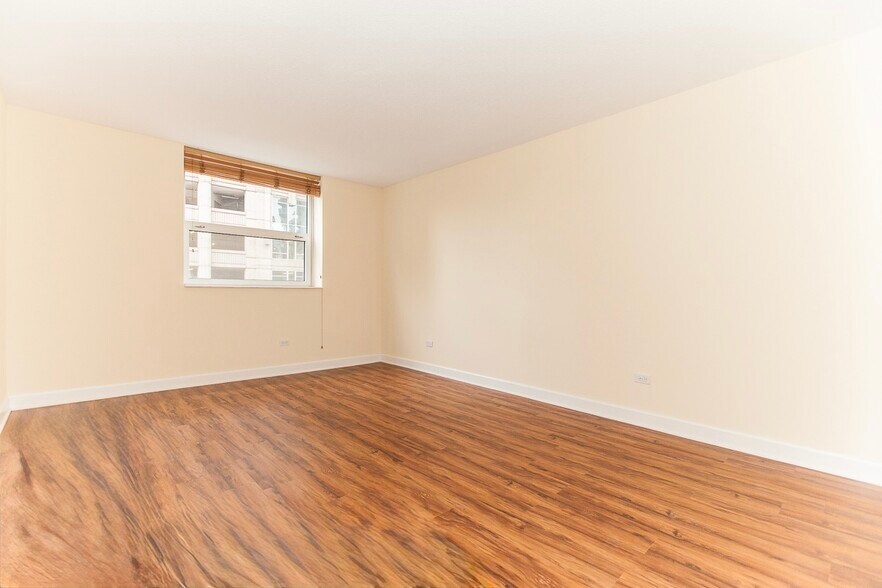 Building Photo - 545 N Dearborn St