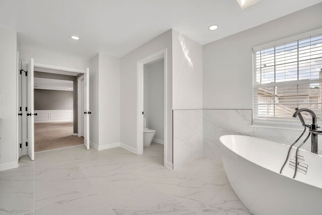 Building Photo - 20195 Hidden Creek Ct