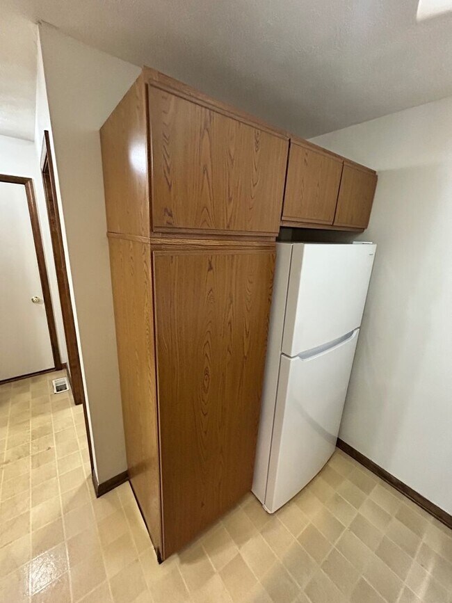 Building Photo - 254 Church St Ct