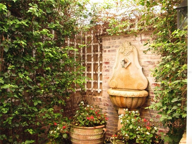 Building Photo - 2833 Orange Tree Cir N