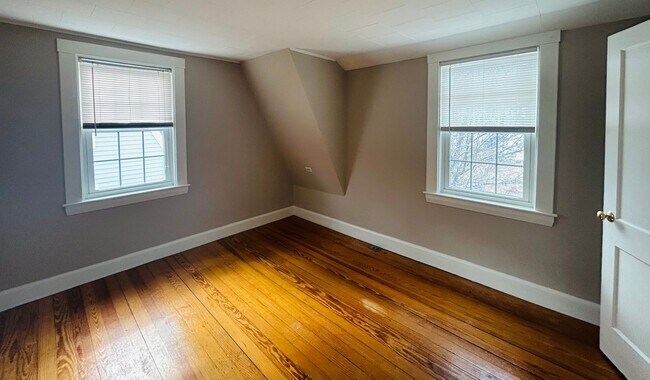 Building Photo - 2-Bedroom Apartment in Atlantic Heights| Close to Downtown Portsmouth| Heat Included!