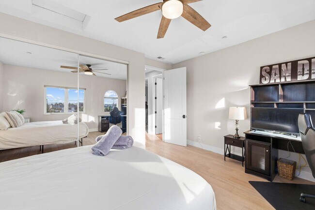 Building Photo - 5051 Savannah St