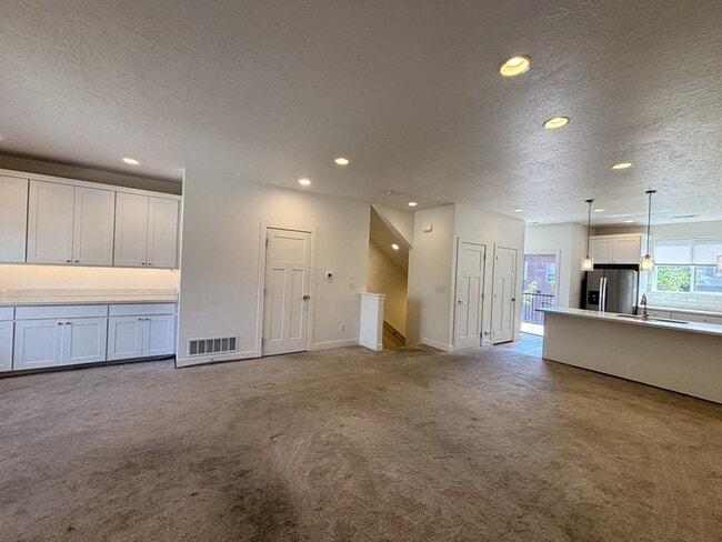 Building Photo - 3883 Komenda Ct