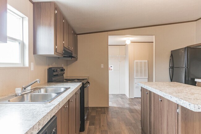 Building Photo - 104 E Castleshoals Dr