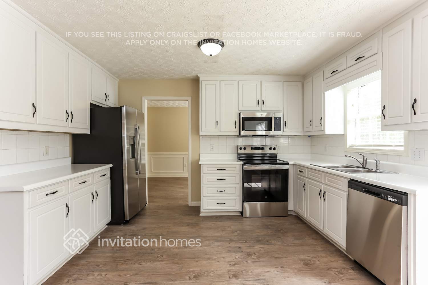 Building Photo - 220 Lake Valley Dr SW