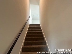 Building Photo - 141 Middle Grn Lp