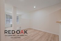 Building Photo - Recently Redone Junior/One Bedroom with Ai...