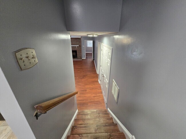 Building Photo - 6957 Bone Creek Dr