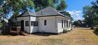 Building Photo - 3 Bedroom 1 Bath home in north Spokane with plenty off off street parking