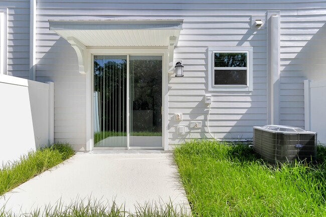 Building Photo - 7412 Stone Creek Trl