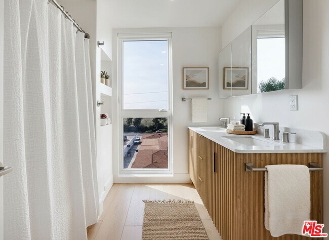 Building Photo - 8561 Belmont St