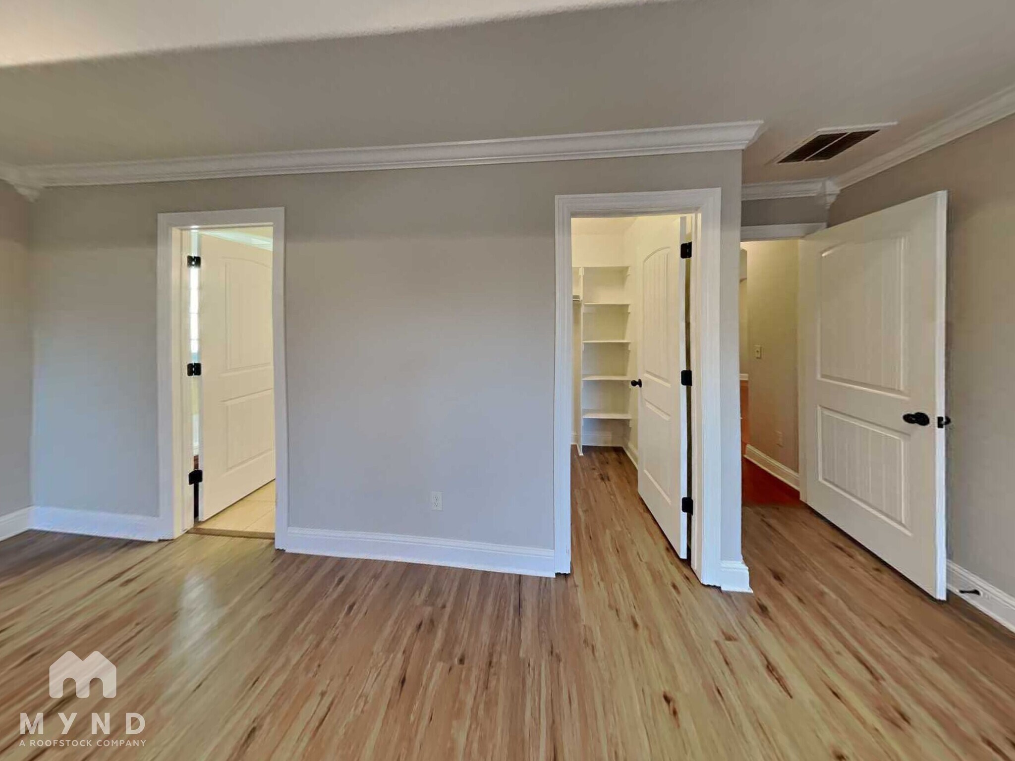 Building Photo - 102 NE Larkspur Ln