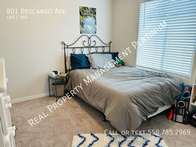 Building Photo - $300 MOVE IN BONUS $2,450 Bullard & DeWolf...