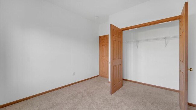 Building Photo - 7275 Winterbek Ave