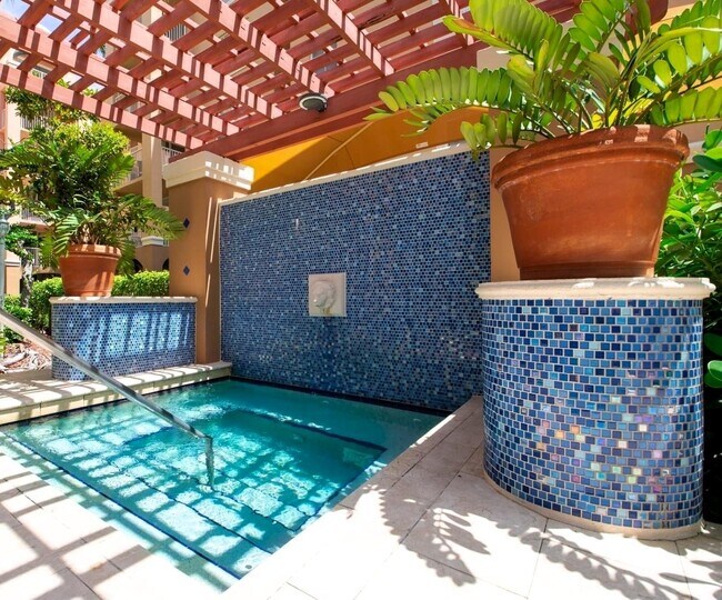 Building Photo - 19655 E Country Club Dr