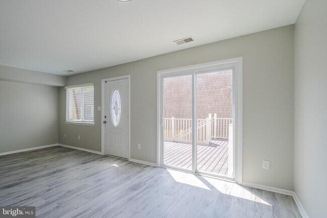 Building Photo - 7932 Silverada Pl