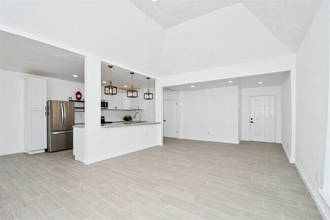 Building Photo - 86 Artesian Way