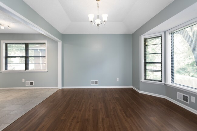 Building Photo - 3513 NE Stanton St