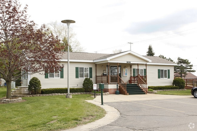 Primary Photo - Highlands Estates