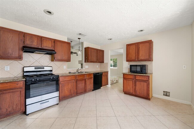 Building Photo - 2603 Hollymist Dr