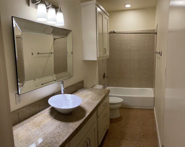 Building Photo - 3320 Douglas Ave