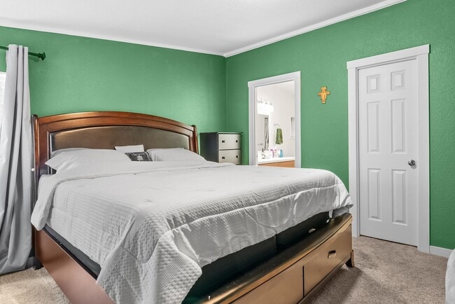 Building Photo - Updated and Spacious 3 bedroom in Timberlakes