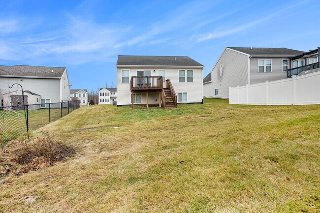 Building Photo - Beautiful Neighborhood with Newer Home for Lease