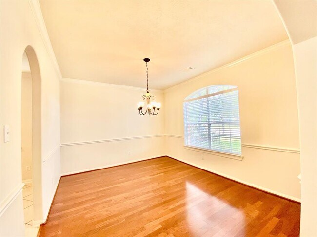 Building Photo - 5518 Chantel Way