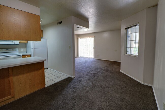 Building Photo - 1273 N 550 W