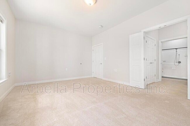 Building Photo - 211 University Pkwy