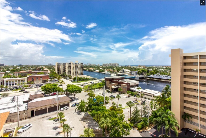 Building Photo - 3100 NE 49th St