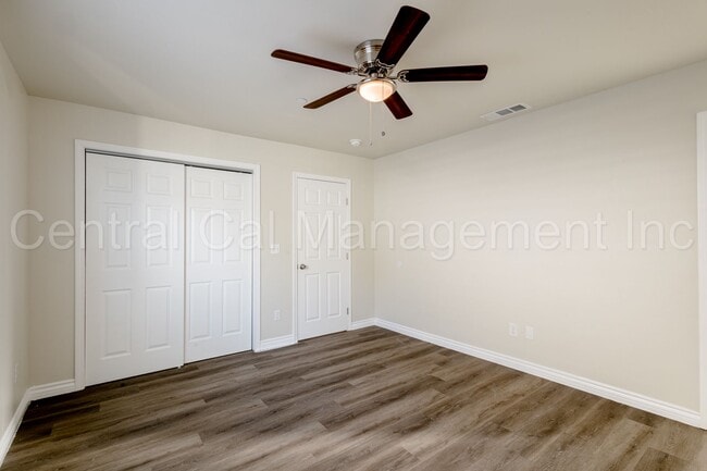 Building Photo - 541 Walker St