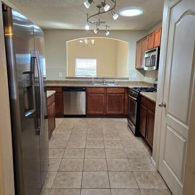 Building Photo - 6912 Vista Del Sol Dr NW