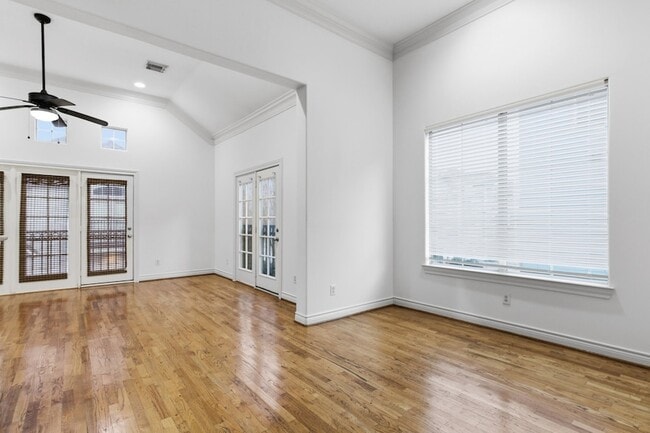 Building Photo - 1303 Sherwood Point Ln