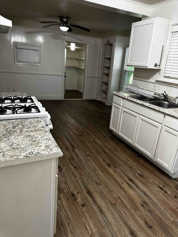 Building Photo - 321 Alexander Ave