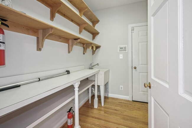 Building Photo - 3525 Williamsburg Ln NW