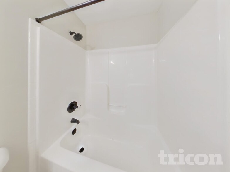 Building Photo - 1073 Castlerock Dr