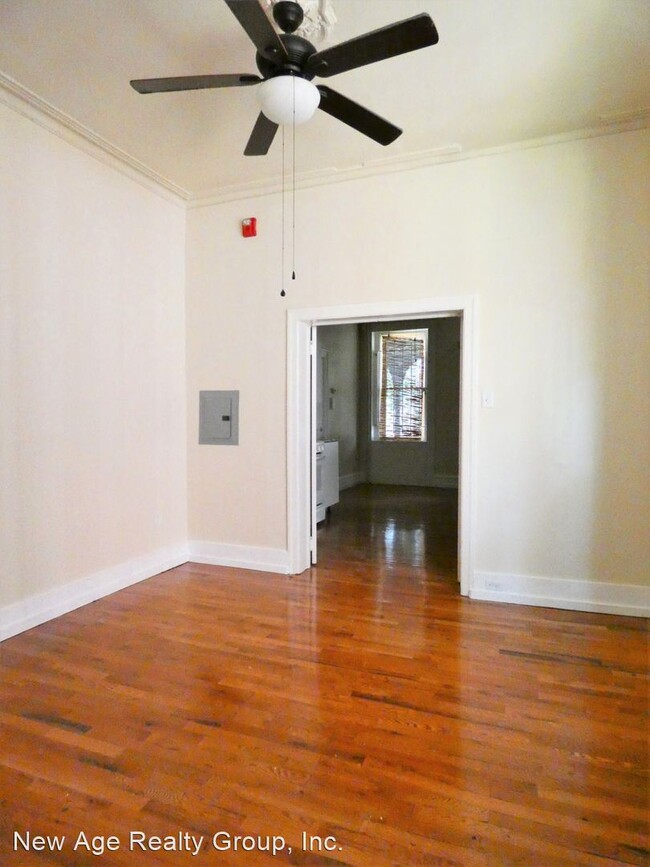 Building Photo - 833 N Preston St