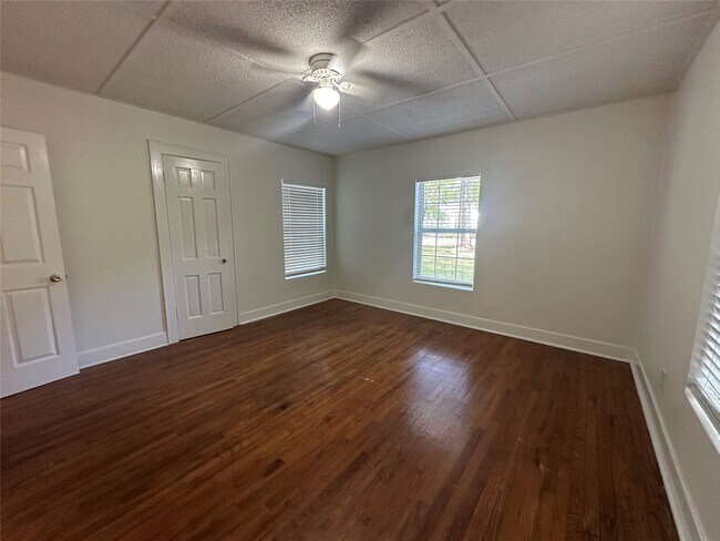 Building Photo - 1036 Hathaway St