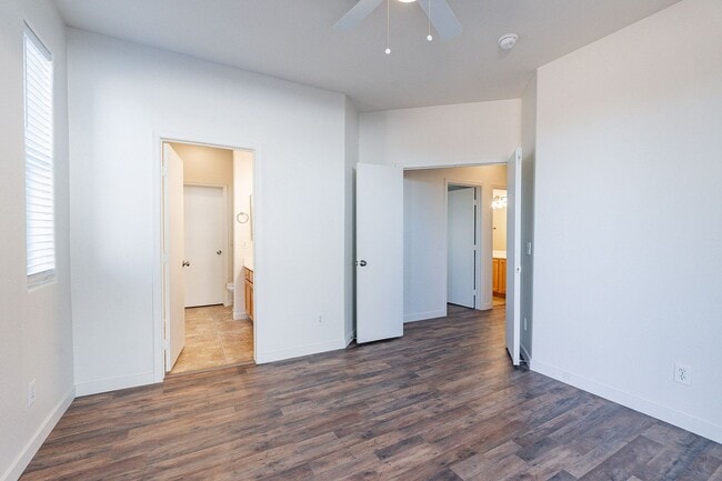 Building Photo - Move right in to your dream home!