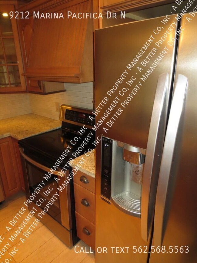 Building Photo - 9212 Marina Pacifica Dr N