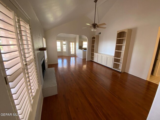 Building Photo - 715 Espada Dr