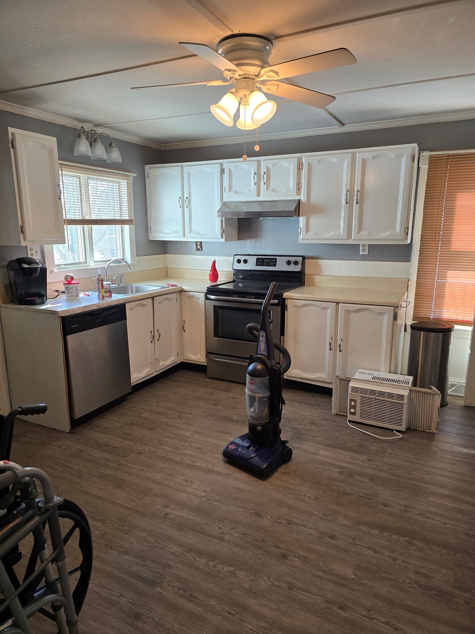 Kitchen - 10 Forest St