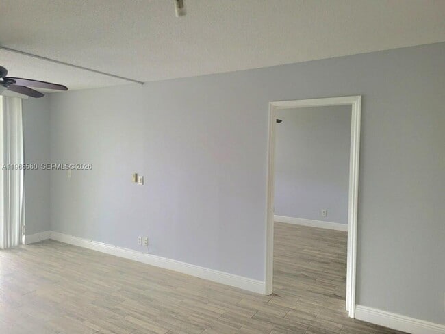 Building Photo - 9470 Poinciana Pl