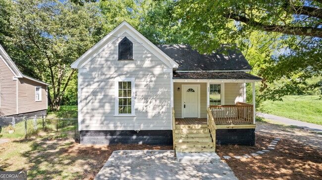 Primary Photo - 335 S McLin St