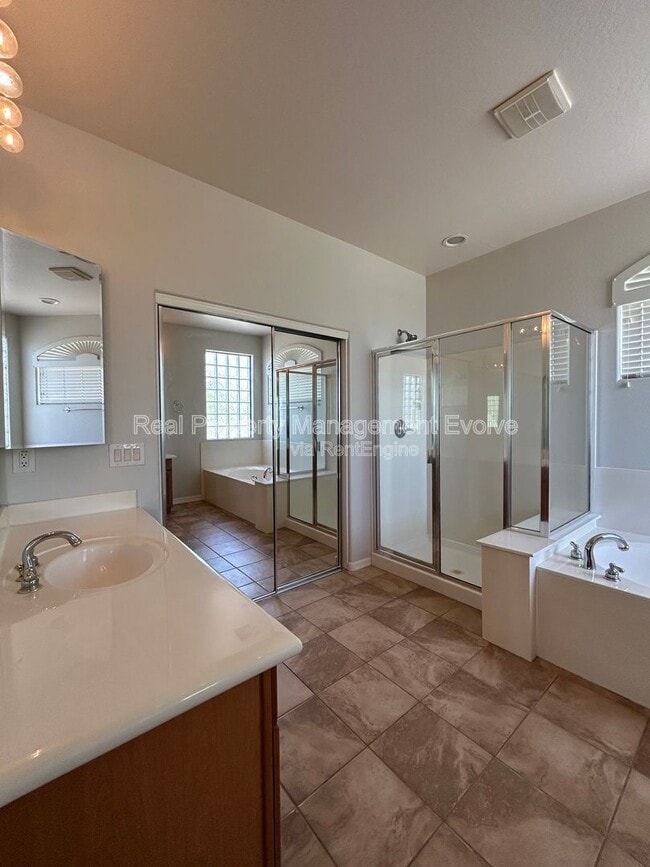 Building Photo - 9707 S 45th Ave