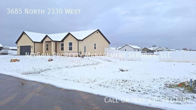 Building Photo - 3685 2330